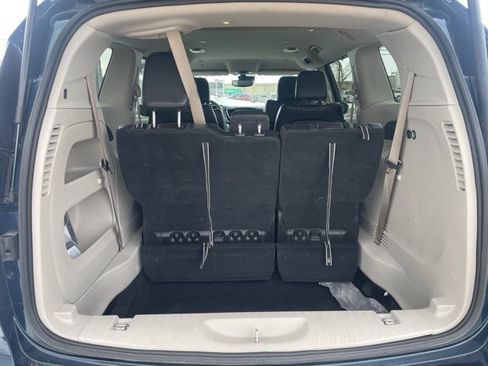 Used 2022 Chrysler Pacifica Touring-L image 13