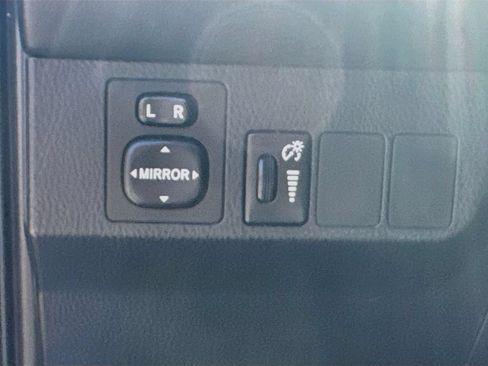 Used 2016 Toyota RAV4 SE FWD image 11