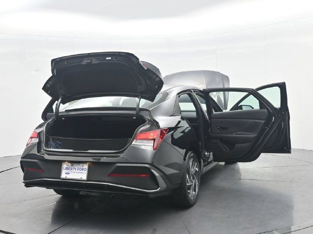 Used 2025 Hyundai Elantra Sport FWD image 48