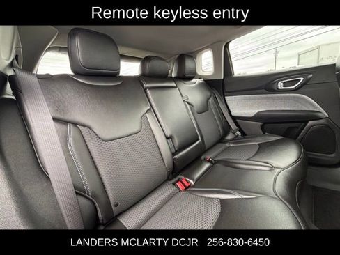 Used 2022 Jeep Compass Latitude FWD image 14