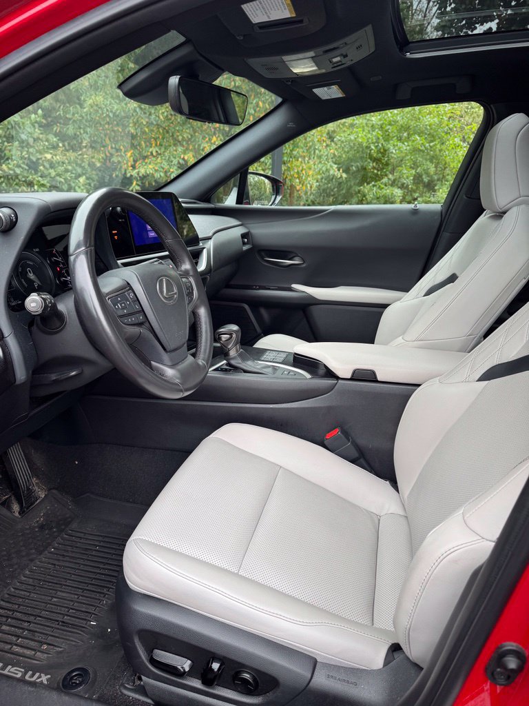 Used 2023 Lexus UX 250h AWD w/ Accessory Package (Z1) image 8