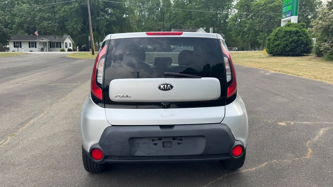 Used 2014 Kia Soul + w/ Audio Package FWD image 7