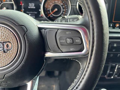 Used 2022 Jeep Wrangler Unlimited Sahara w/ LED Lighting Group AWD/4WD image 12