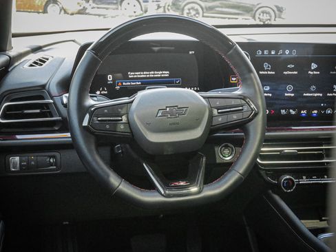 Used 2026 Chevrolet Traverse RS FWD image 6