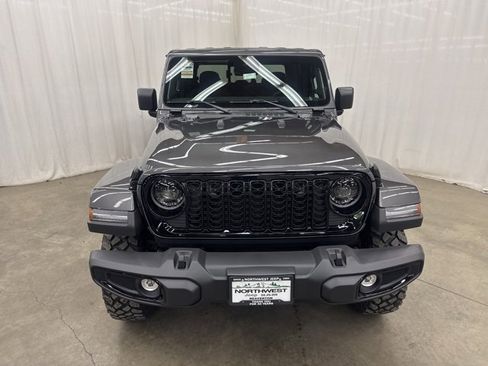 Used 2025 Jeep Gladiator Willys image 2