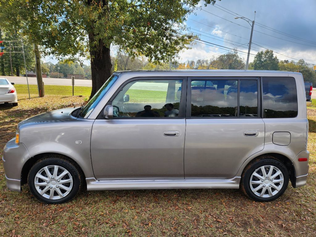 Used 2006 Scion xB FWD image 4