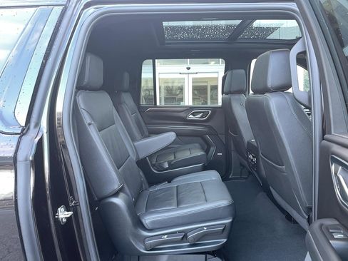 Used 2023 Chevrolet Suburban Z71 w/ Luxury Package image 29