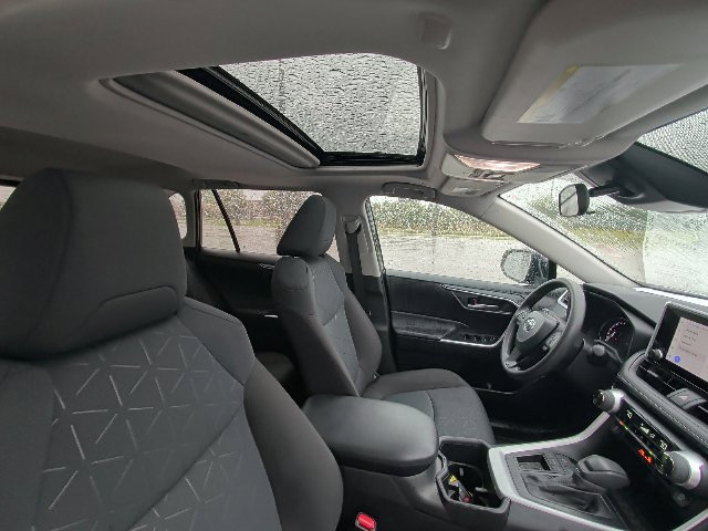 Certified 2025 Toyota RAV4 XLE w/ Convenience Package FWD image 4