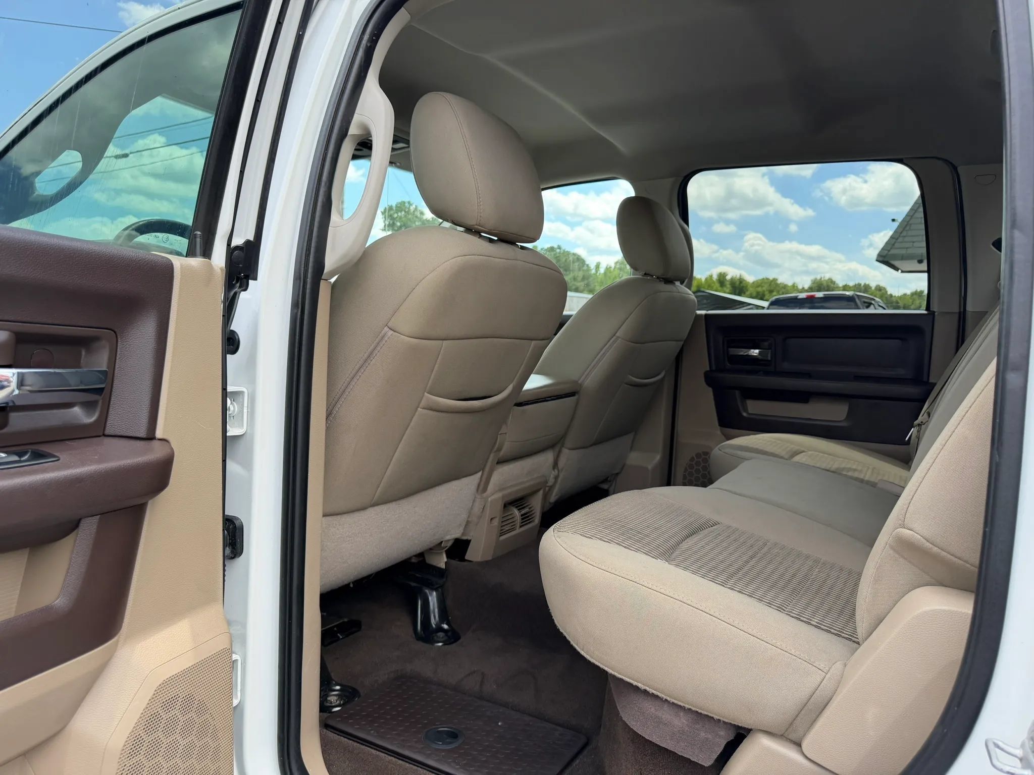Used 2012 RAM 2500 SLT w/ Luxury Group AWD/4WD image 25