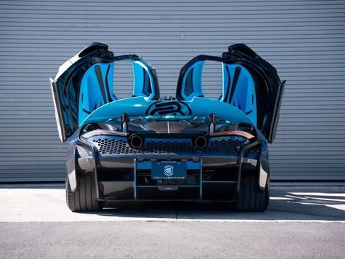 Used 2018 McLaren 720S Performance RWD image 17