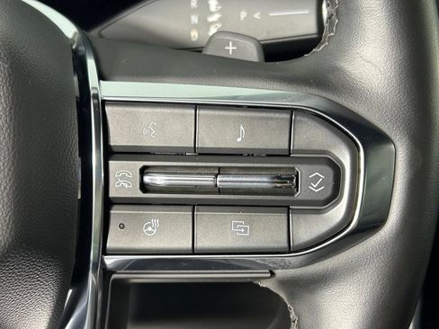 Used 2025 GMC Yukon XL Denali AWD/4WD image 28