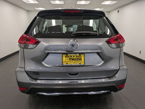 Used 2019 Nissan Rogue S image 5