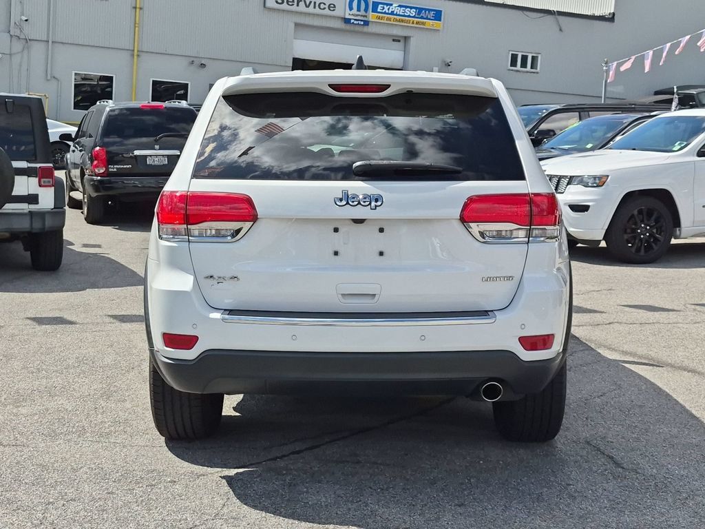 Used 2018 Jeep Grand Cherokee Limited AWD/4WD image 6