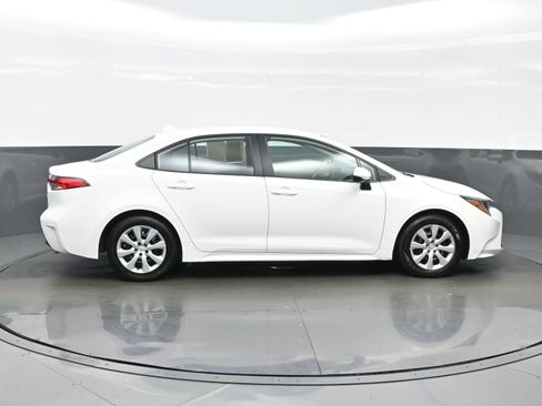 Used 2024 Toyota Corolla LE FWD image 7