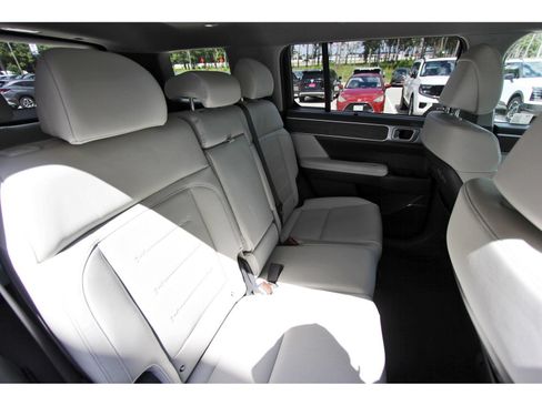 Used 2025 Hyundai Santa Fe Limited FWD image 14