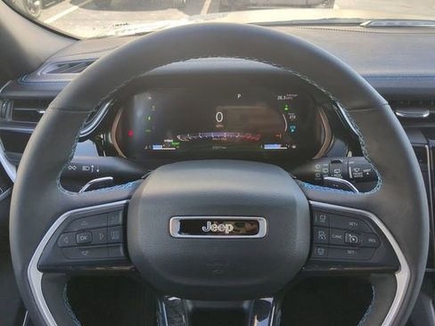 Certified 2023 Jeep Grand Cherokee Trailhawk w/ Luxury Tech Group III image 33