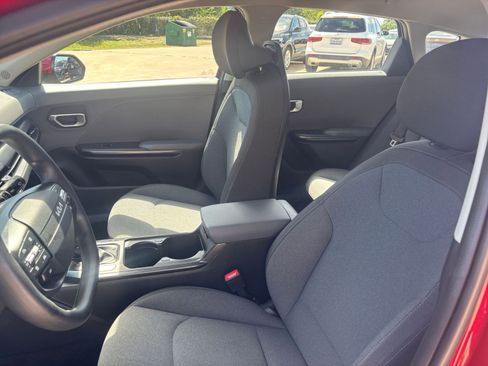 Used 2025 Kia K4 LXS image 35