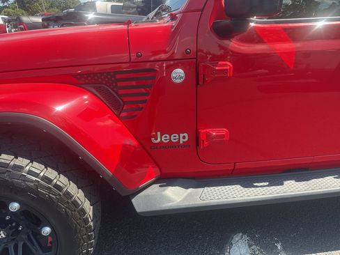 Used 2021 Jeep Gladiator Overland w/ Popular Equipment Package AWD/4WD image 9