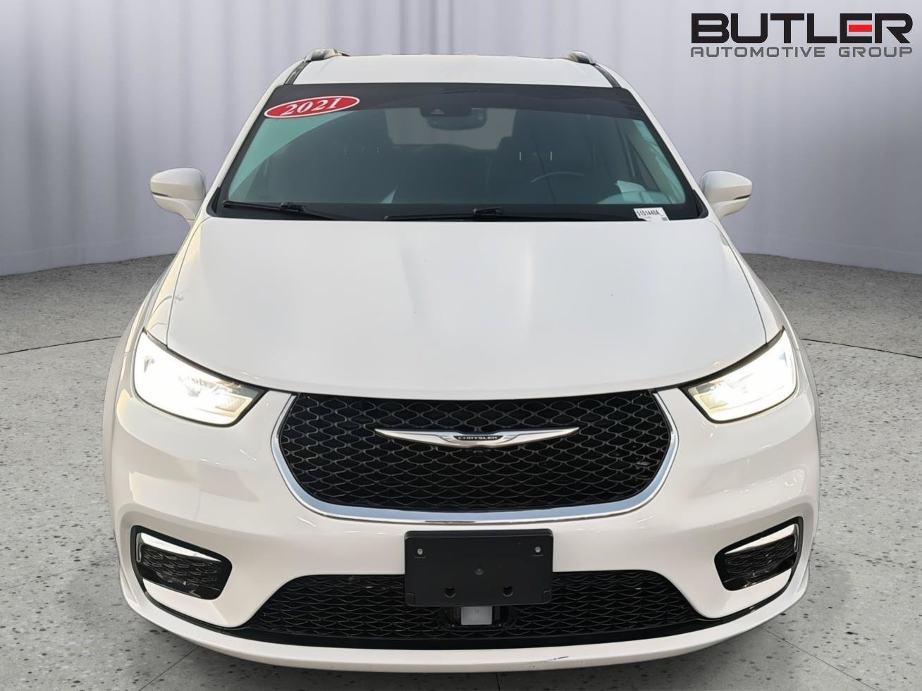 Used 2021 Chrysler Pacifica Touring-L FWD image 9