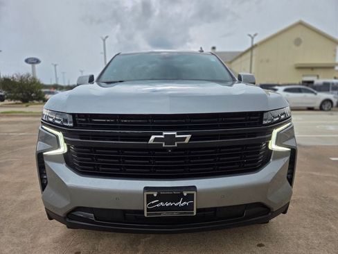 Used 2023 Chevrolet Suburban RST w/ Luxury Package RWD image 2