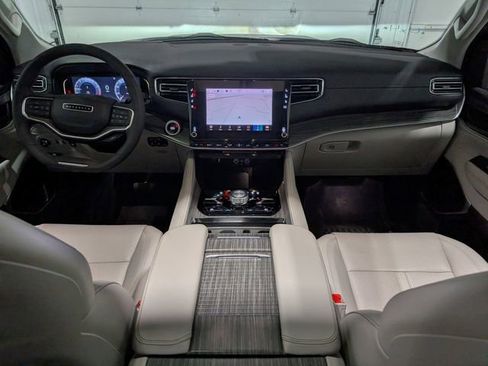 Used 2024 Jeep Wagoneer L Series III w/ Premium Group I image 12