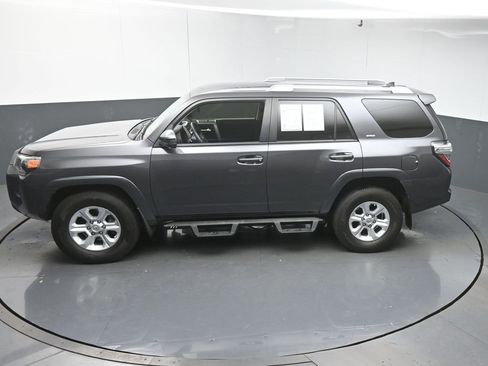 Used 2018 Toyota 4Runner SR5 image 42