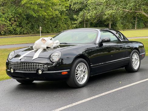 Used 2002 Ford Thunderbird image 1
