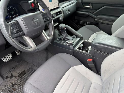 Certified 2025 Toyota Tacoma TRD Sport image 10