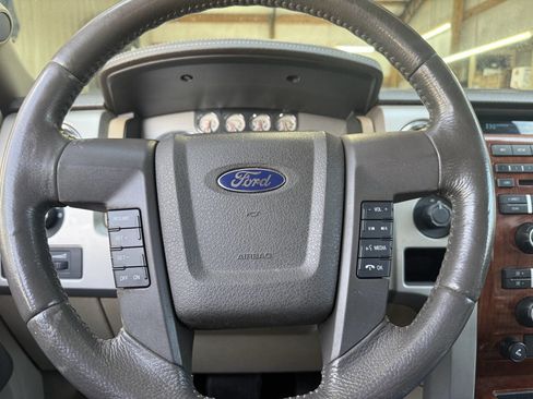 Used 2010 Ford F150 Lariat image 10
