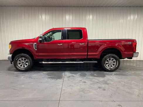 Used 2017 Ford F250 XLT w/ XLT Premium Package image 4