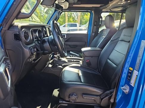 Used 2022 Jeep Wrangler Unlimited Sahara w/ Cold Weather Group AWD/4WD image 11