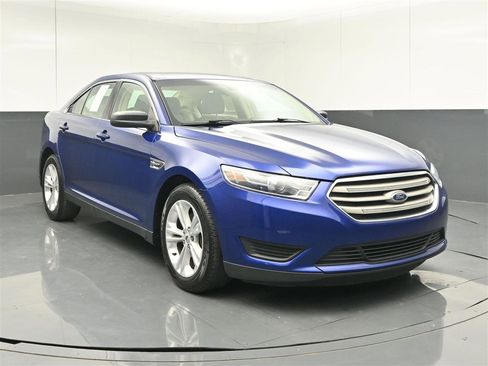 Used 2015 Ford Taurus SE FWD image 1