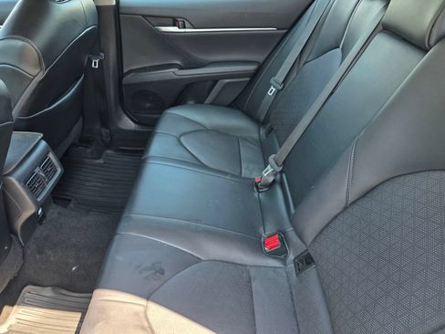 Used 2022 Toyota Camry XSE FWD image 15