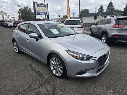 Used 2017 MAZDA MAZDA3 Touring FWD image 5