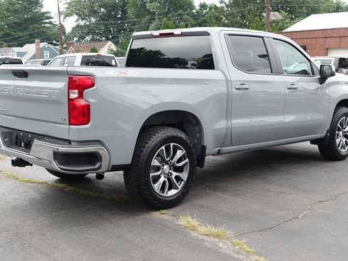 Used 2024 Chevrolet Silverado 1500 LT AWD/4WD image 3
