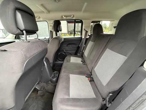 Used 2017 Jeep Patriot Sport image 16