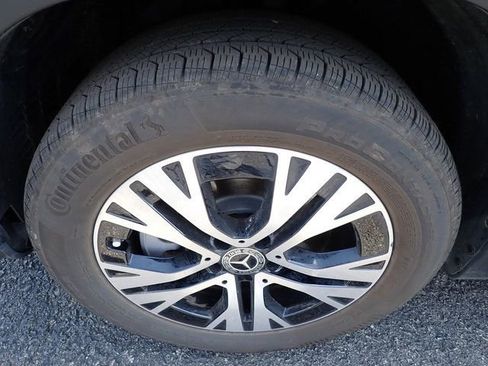 Used 2024 Mercedes-Benz GLB 250 4MATIC image 10