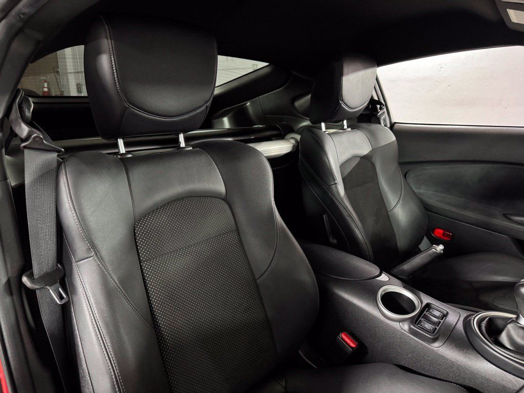 Used 2011 Nissan 370Z Touring w/ Sport Pkg RWD image 40