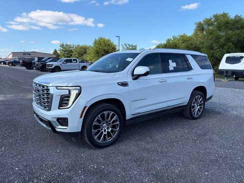 Used 2026 GMC Yukon Denali w/ Sun & Power Step Package AWD/4WD image 2