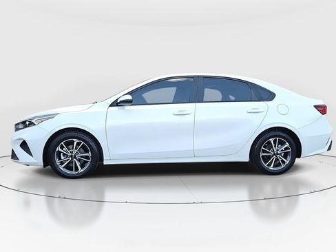 Used 2022 Kia Forte LXS w/ LXS Technology Package FWD image 8
