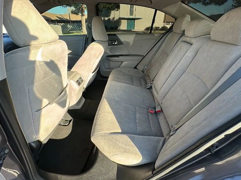 Used 2015 Honda Accord EX image 9