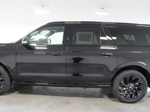 New 2026 Lincoln Navigator L Reserve image 5