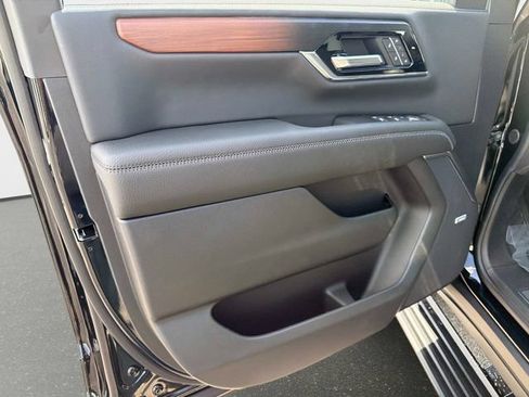 New 2026 GMC Yukon XL Denali w/ Denali Reserve Package AWD/4WD image 17