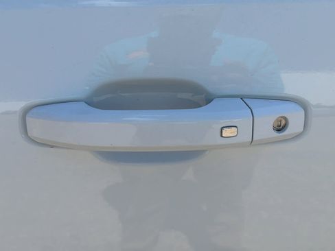 Used 2023 Chevrolet Colorado LT RWD image 14