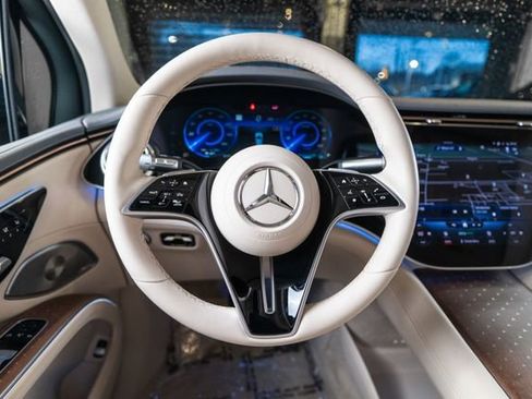 Certified 2023 Mercedes-Benz EQS 580 4MATIC SUV image 15