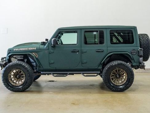 Used 2025 Jeep Wrangler Unlimited Rubicon w/ Technology Group image 7