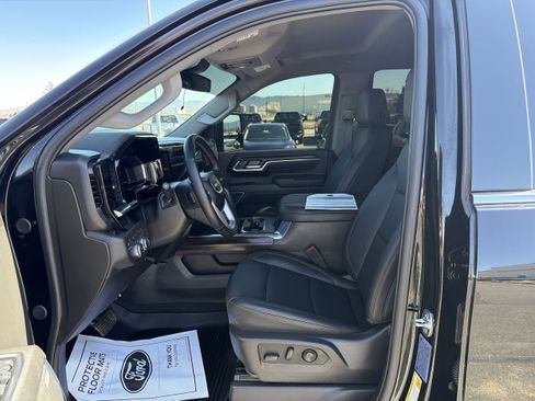Used 2025 GMC Sierra 3500 SLT w/ SLT Convenience Package AWD/4WD image 12