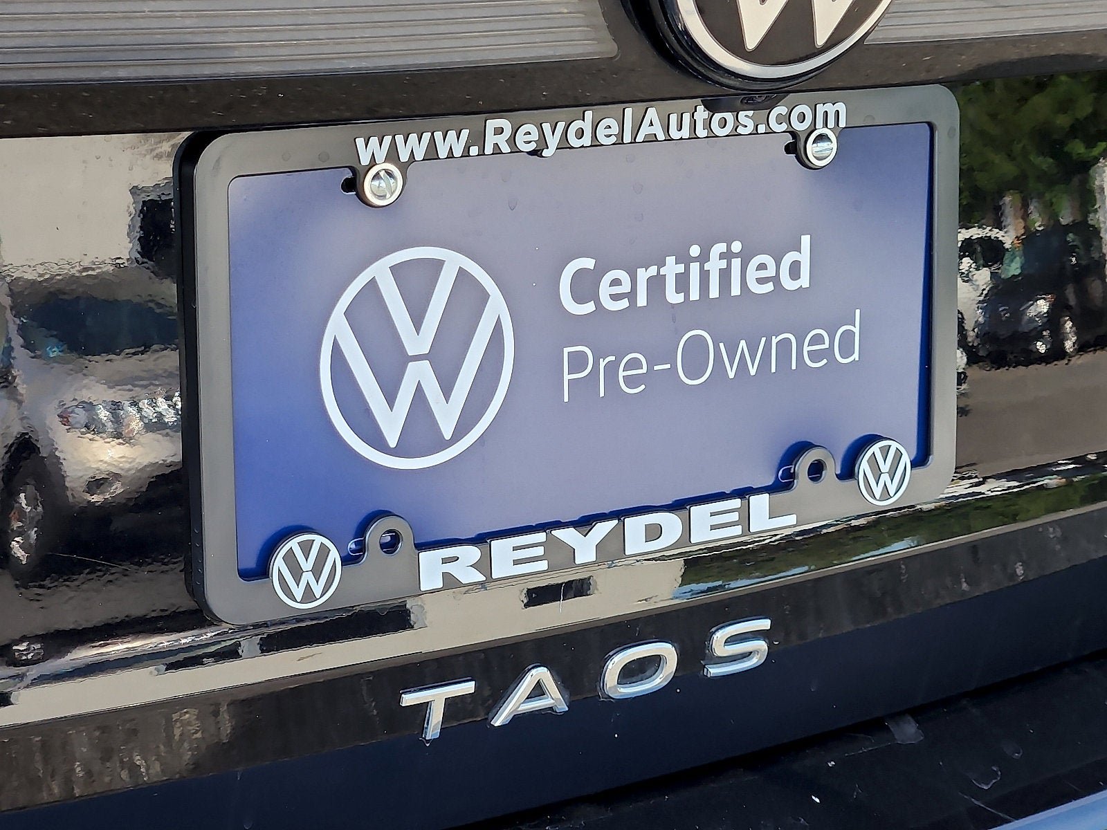 Certified 2025 Volkswagen Taos SEL w/ Black Wheel Plus Package AWD/4WD image 30