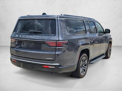 Used 2024 Jeep Wagoneer L Series II w/ Flexible Seating Group RWD image 5