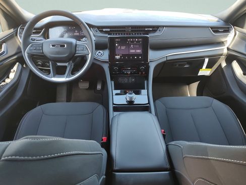 New 2024 Jeep Grand Cherokee L Laredo AWD/4WD image 9